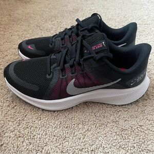 Women’s Size 7 Nike Quest 4 Sneakers-Black/White/Hyper Pink-BRAND NEW